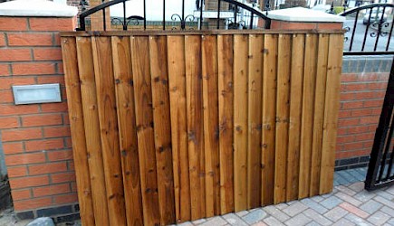 We make bespoke garden landscape furniture and fence panels, raised flower beds and decking for you.